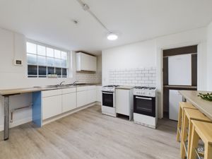 kitchen - click for photo gallery